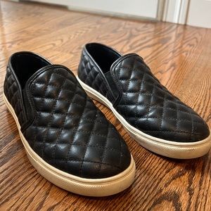 Black steve madden flats